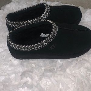 Ugg Tasman Slippers- Black